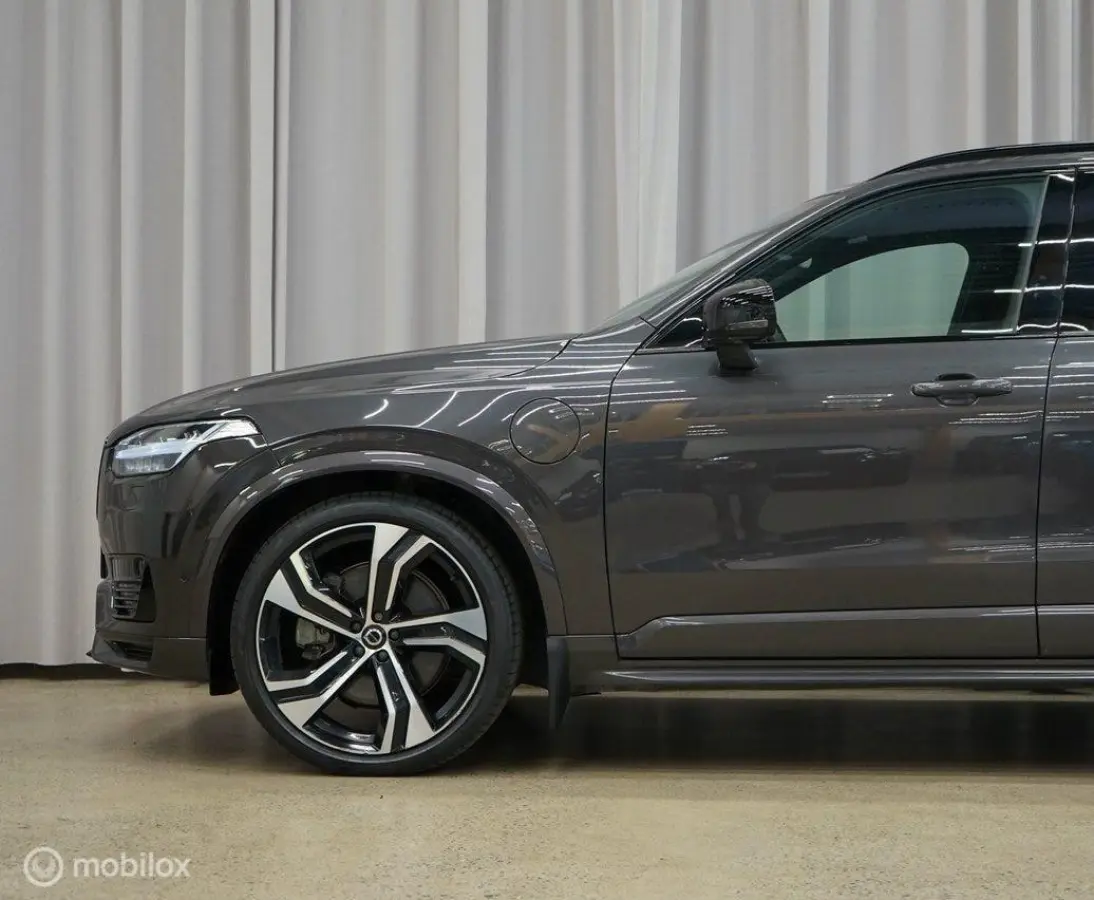 2.0 T8 PHEV AWD Ultimate Dark, B&W, luchtvering