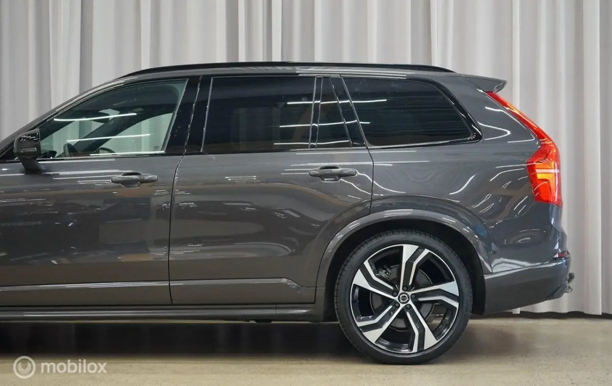 2.0 T8 PHEV AWD Ultimate Dark, B&W, luchtvering