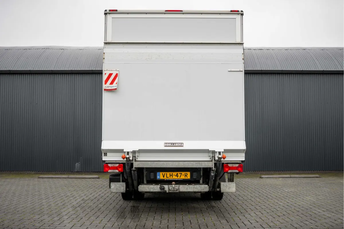 35C18 | Bakwagen met laadklep | N1 | Automaat | Trekhaak | Cruise | 180PK | Euro 6 | Climatronic |