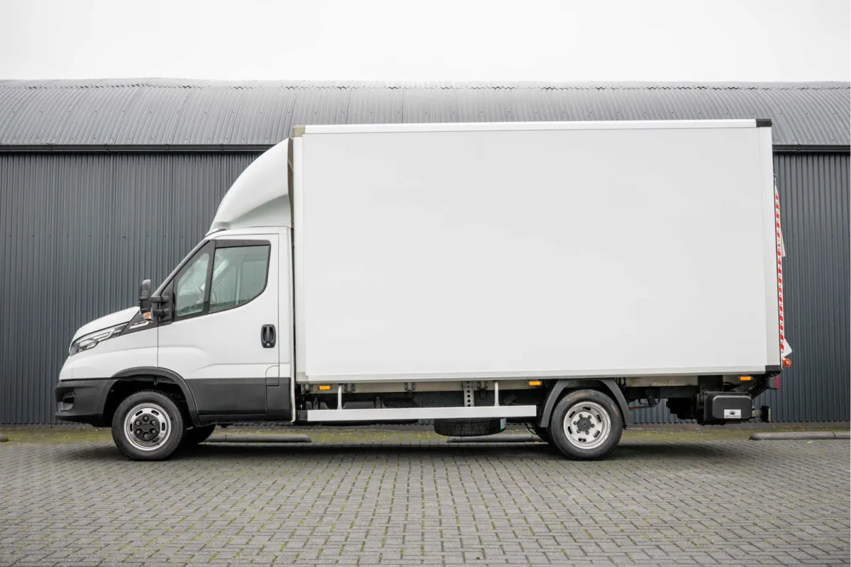 35C18 | Bakwagen met laadklep | N1 | Automaat | Trekhaak | Cruise | 180PK | Euro 6 | Climatronic |