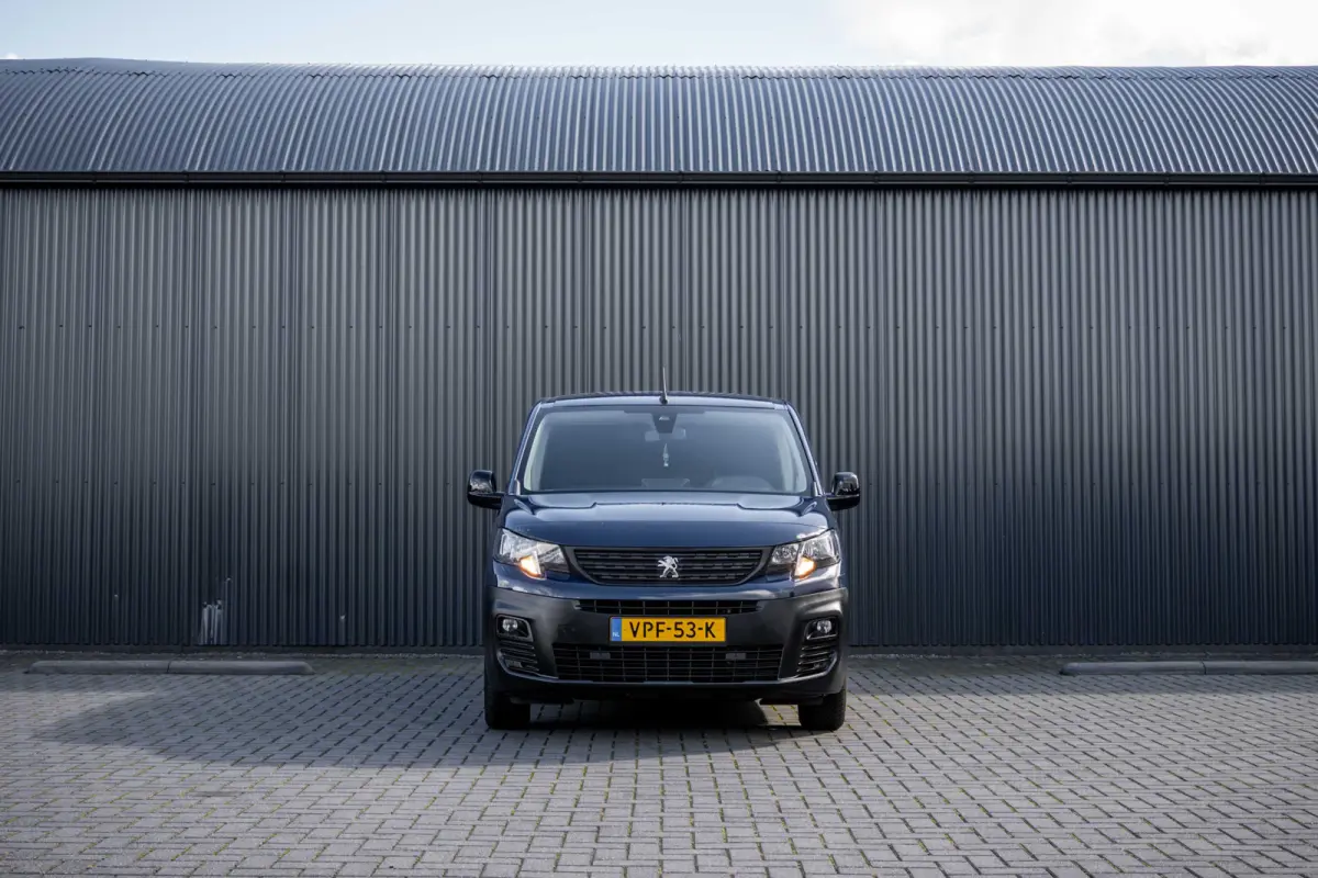 1.5 BlueHDi 100PK | 3-Zits | Camera | Carplay | Cruise | PDC | Airco | Trekhaak