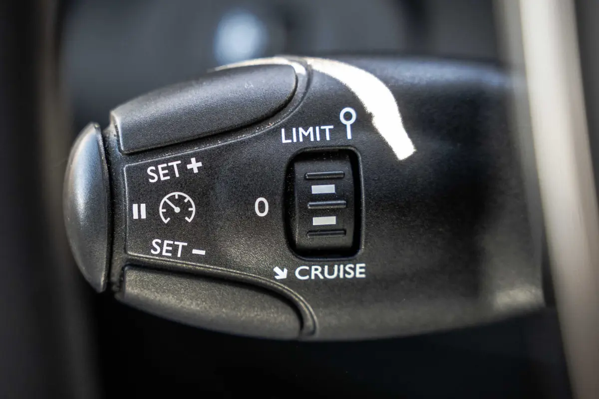 1.5 BlueHDi 100PK | 3-Zits | Camera | Carplay | Cruise | PDC | Airco | Trekhaak