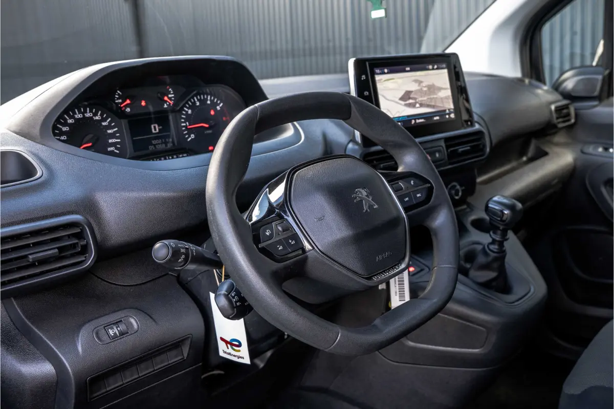 1.5 BlueHDi 100PK | 3-Zits | Camera | Carplay | Cruise | PDC | Airco | Trekhaak