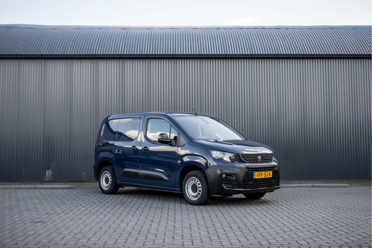 1.5 BlueHDi 100PK | 3-Zits | Camera | Carplay | Cruise | PDC | Airco | Trekhaak
