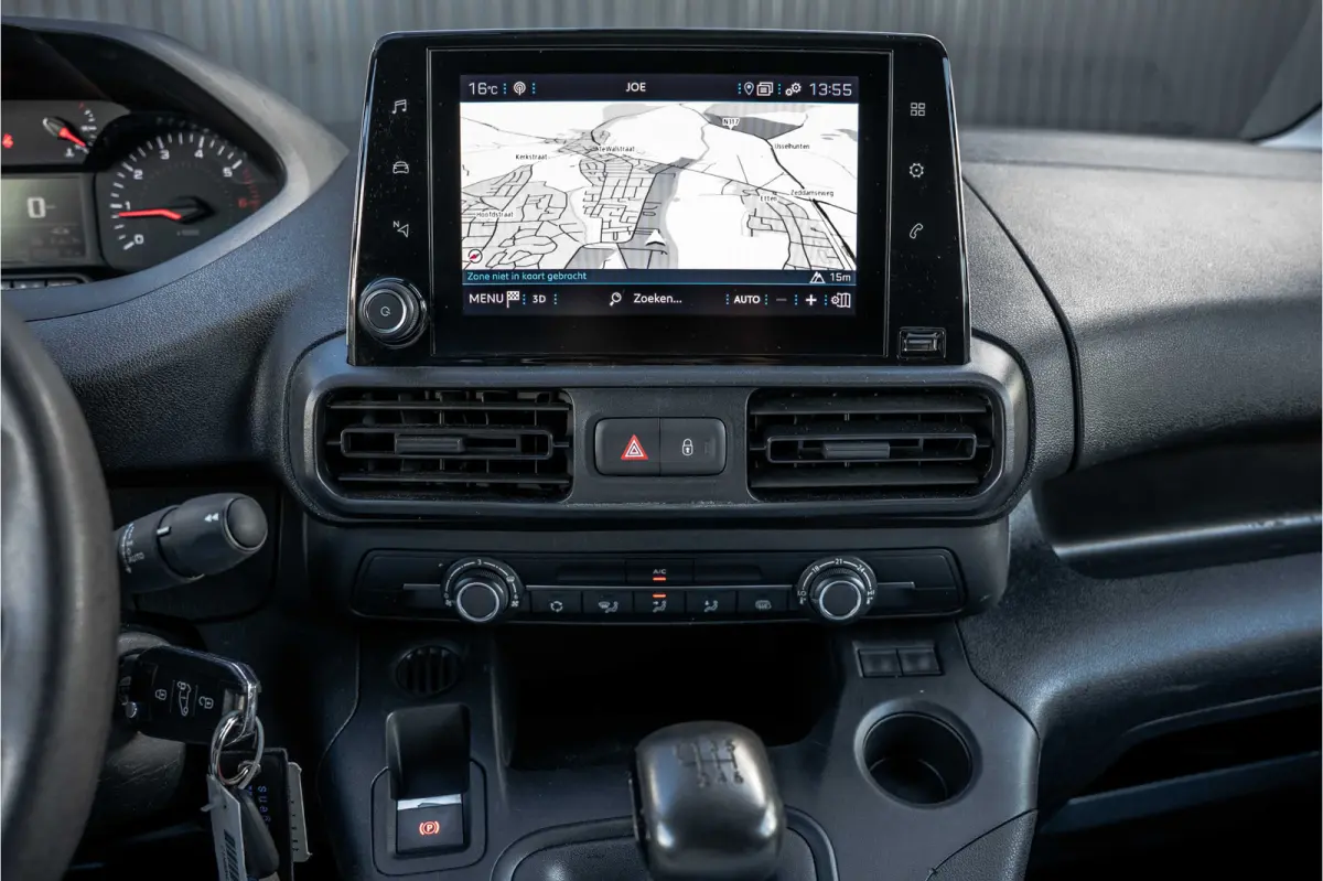 1.5 BlueHDi 100PK | 3-Zits | Camera | Carplay | Cruise | PDC | Airco | Trekhaak