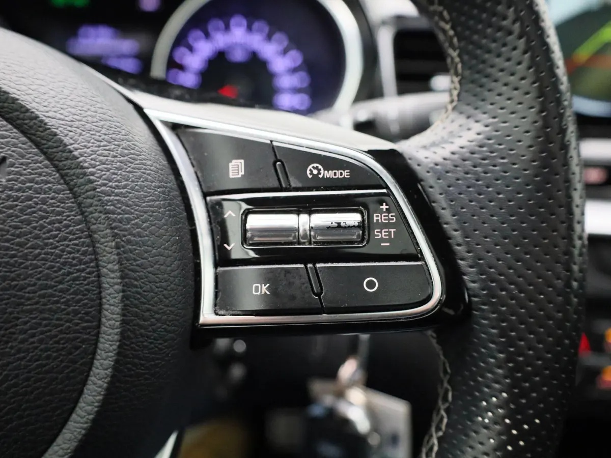 1.0 T-GDi GT-Line Edition | Panoramadak | Achteruitrijcamera | Cruise Control | Carplay | NAVI |