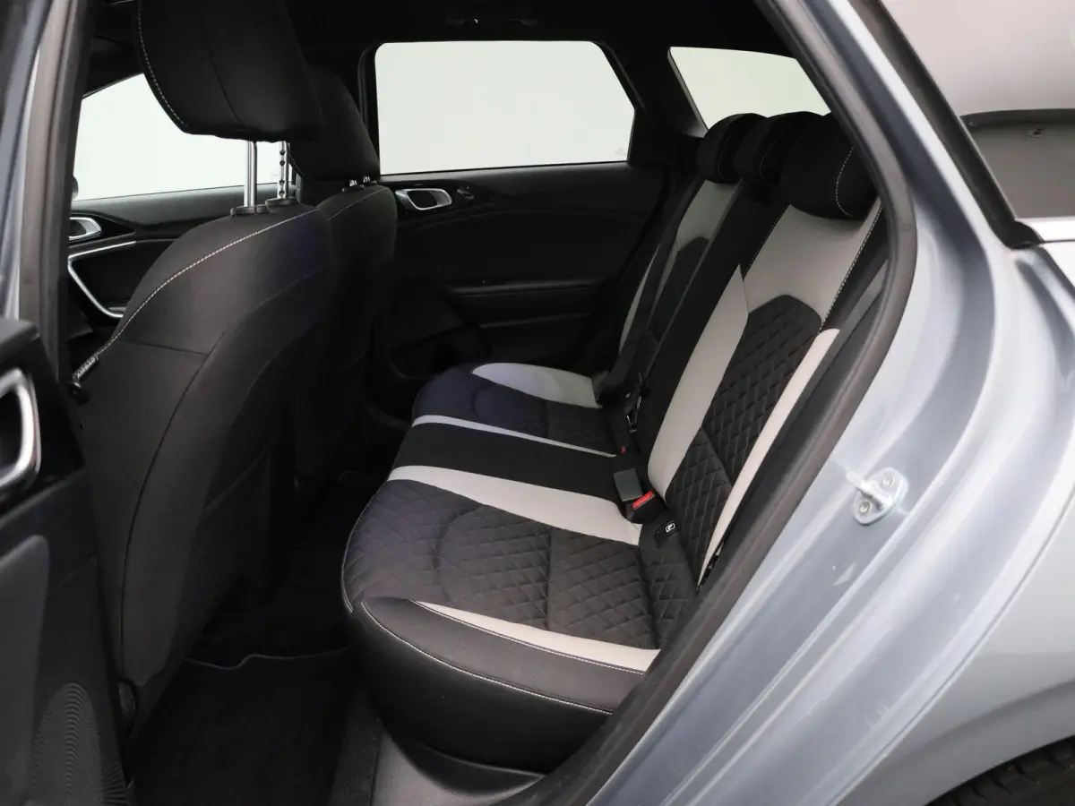 1.0 T-GDi GT-Line Edition | Panoramadak | Achteruitrijcamera | Cruise Control | Carplay | NAVI |