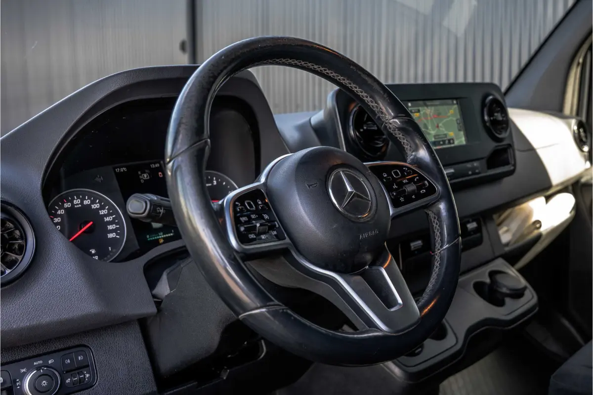 314 CDI RWD L2H1 | Automaat | 3-Zits | Camera | Cruise | Mbux | Airco | Imperiaal