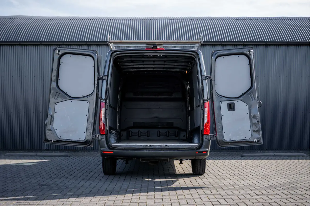314 CDI RWD L2H1 | Automaat | 3-Zits | Camera | Cruise | Mbux | Airco | Imperiaal