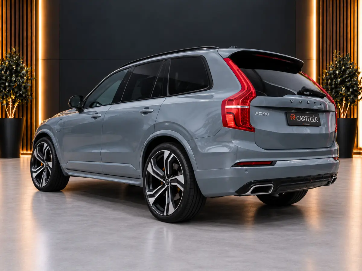2.0 T8 Recharge AWD R-Design 7 Zits 421PK | Luchtvering | Pano | Memory | Harmon Kardon | Head-Up | 360 | 22'' | Trekhaak | Keyless | Digital Dash | Led | Leder | Stoel voor & achter | Stuur