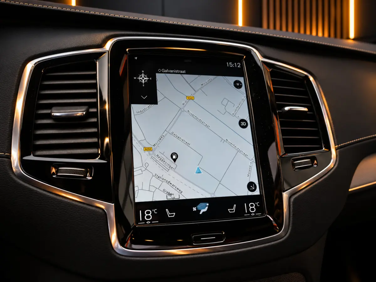 2.0 T8 Recharge AWD R-Design 7 Zits 421PK | Luchtvering | Pano | Memory | Harmon Kardon | Head-Up | 360 | 22'' | Trekhaak | Keyless | Digital Dash | Led | Leder | Stoel voor & achter | Stuur