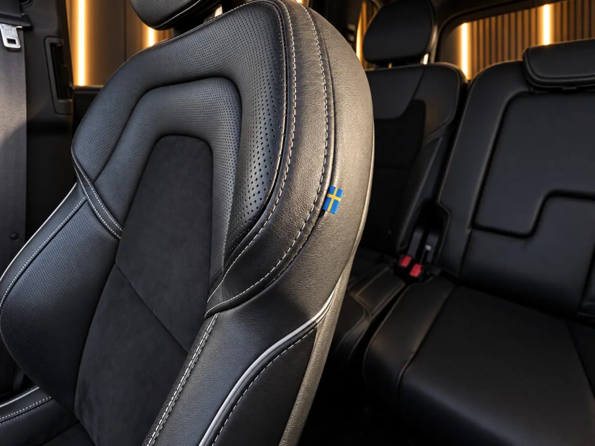 2.0 T8 Recharge AWD R-Design 7 Zits 421PK | Luchtvering | Pano | Memory | Harmon Kardon | Head-Up | 360 | 22'' | Trekhaak | Keyless | Digital Dash | Led | Leder | Stoel voor & achter | Stuur