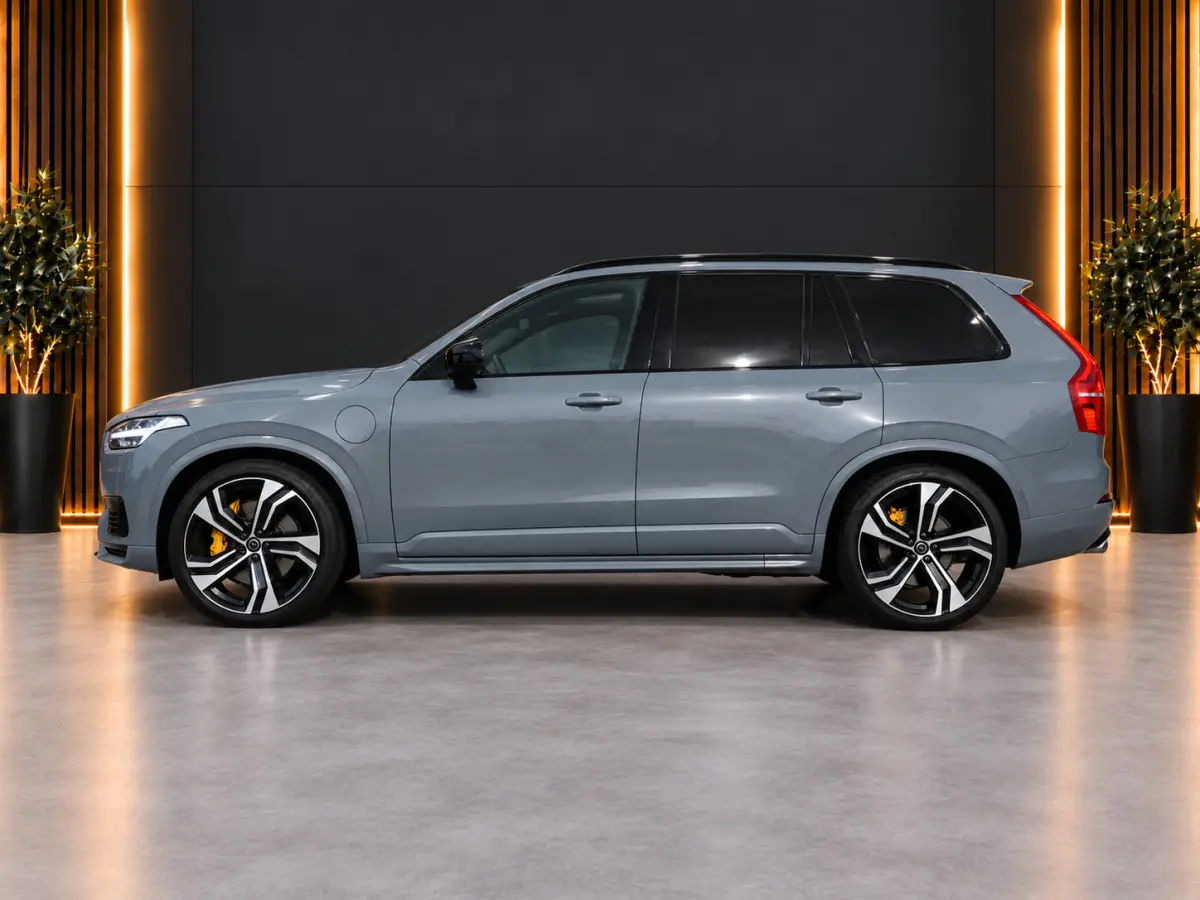 2.0 T8 Recharge AWD R-Design 7 Zits 421PK | Luchtvering | Pano | Memory | Harmon Kardon | Head-Up | 360 | 22'' | Trekhaak | Keyless | Digital Dash | Led | Leder | Stoel voor & achter | Stuur