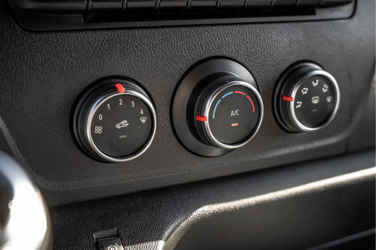 **2.3 CDTI FWD L2H2 | 3-Zits | Cruise | Airco**