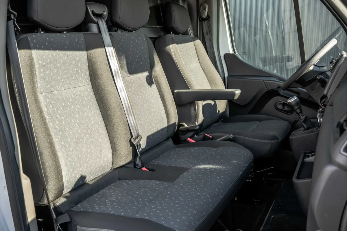 **2.3 CDTI FWD L2H2 | 3-Zits | Cruise | Airco**