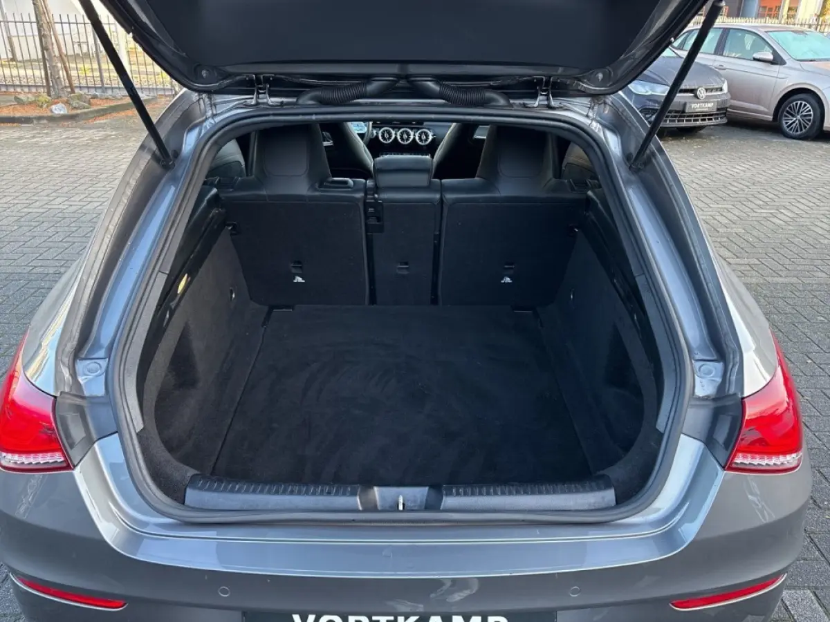 CLA 180 AMG PANO-DAK/CAMERA/NIGHT-PAKKET/STOELVERW