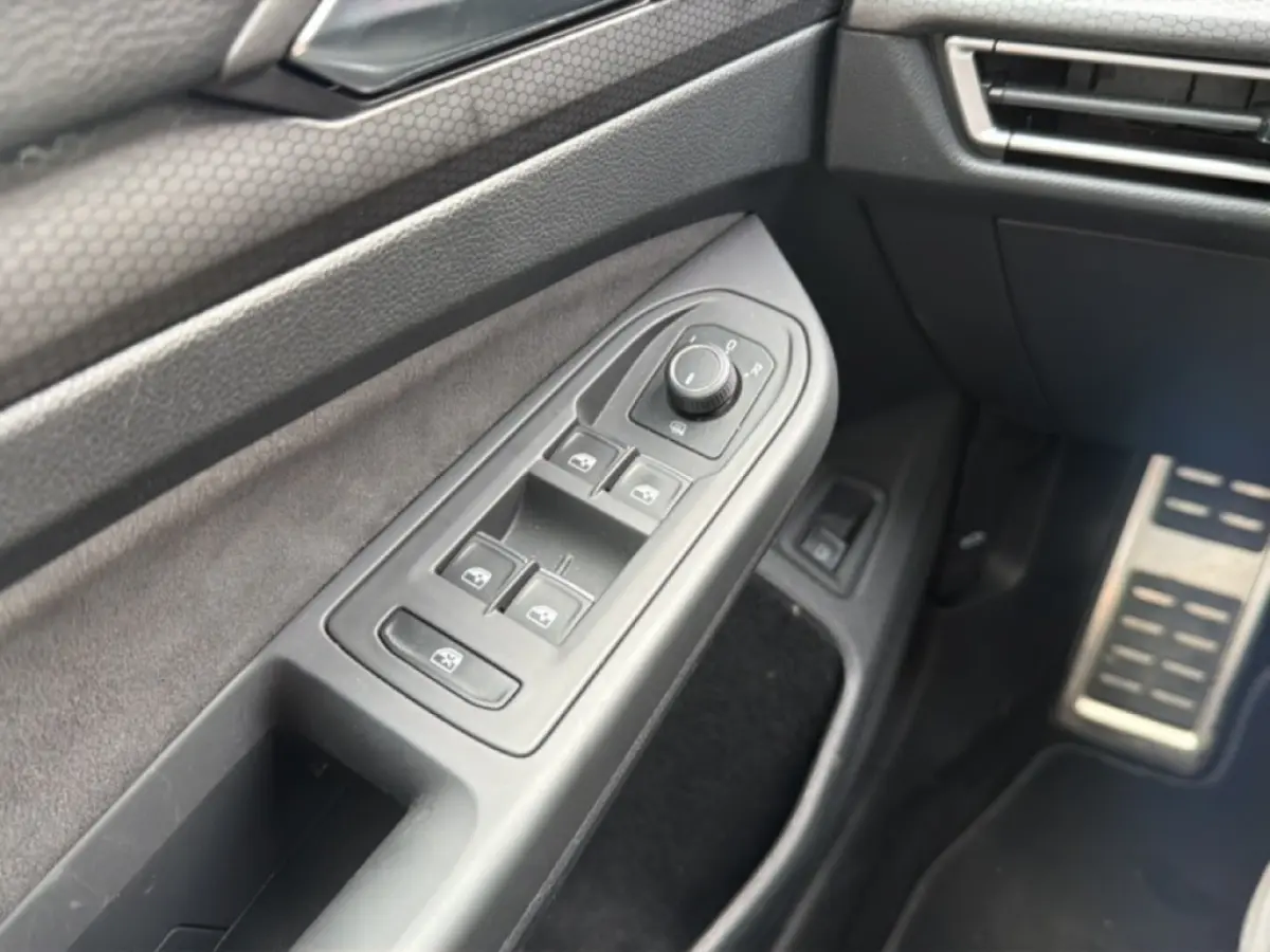 1.4 TSI GTE CAMERA/ACC/IQ-LIGHTS/STOEL+STUURVERW/NAVI/CARPLAY