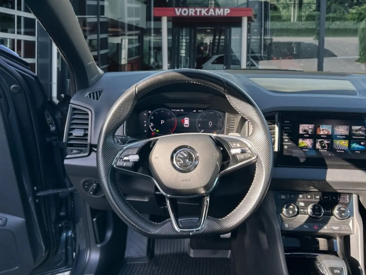 1.5 TSI DSG SPORTLINE PANO-DAK/CAMERA/ELEK-KLEP/CRUISE/CANTON/STOELVERW