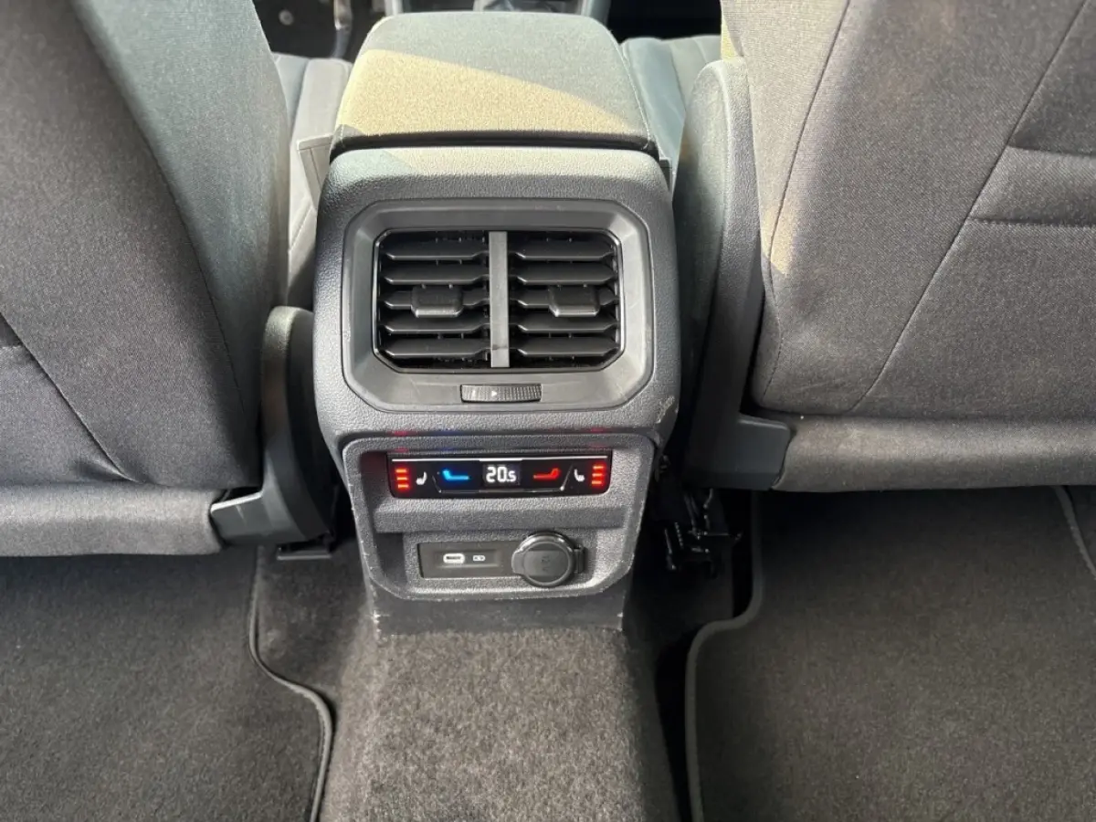 2.0 TDI DSG LIFE BUSINESS TREKHAAK/CAMERA/HUD/ACC/STANDKACHEL/STOELVERW