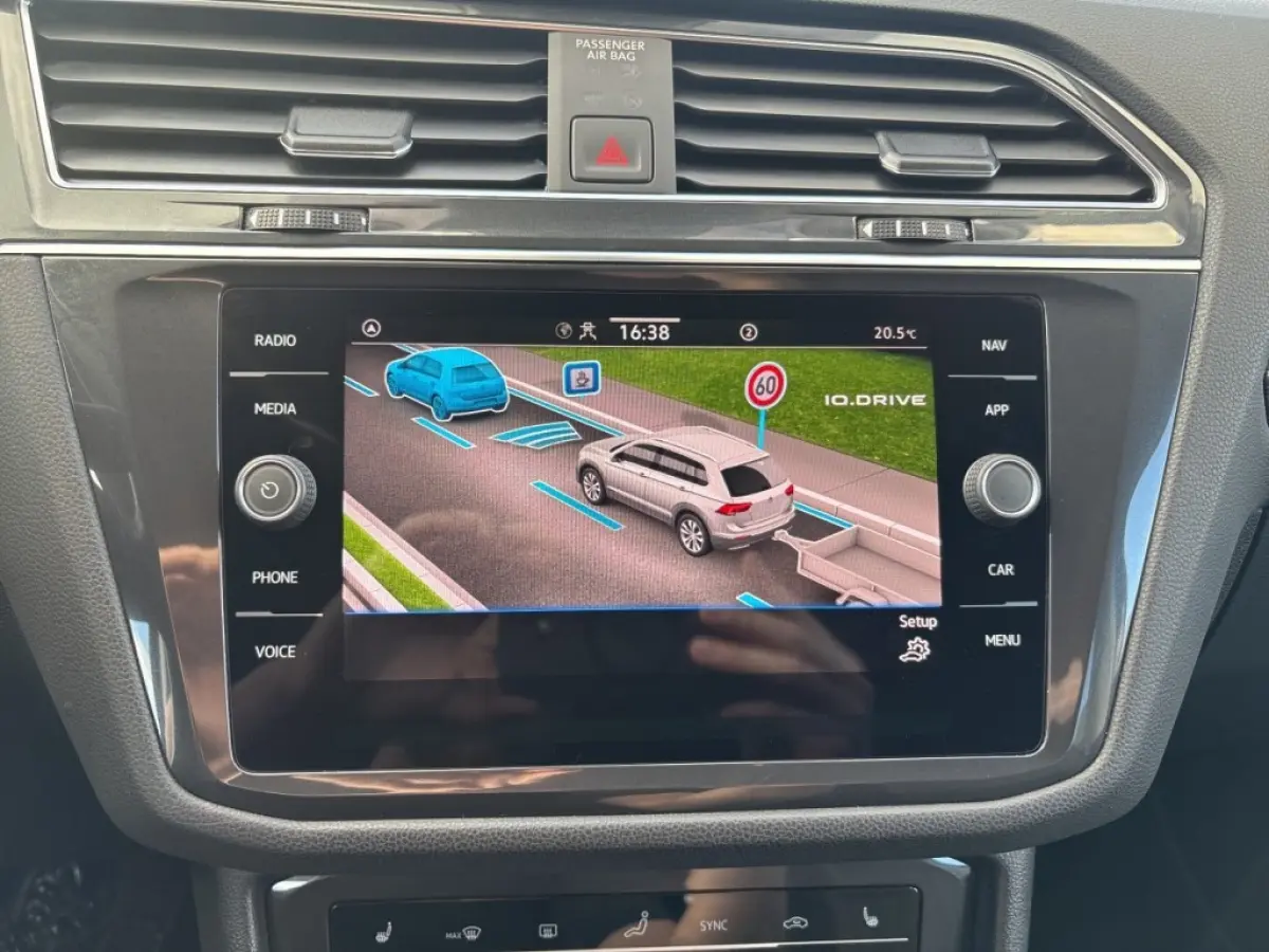 2.0 TDI DSG LIFE BUSINESS TREKHAAK/CAMERA/HUD/ACC/STANDKACHEL/STOELVERW