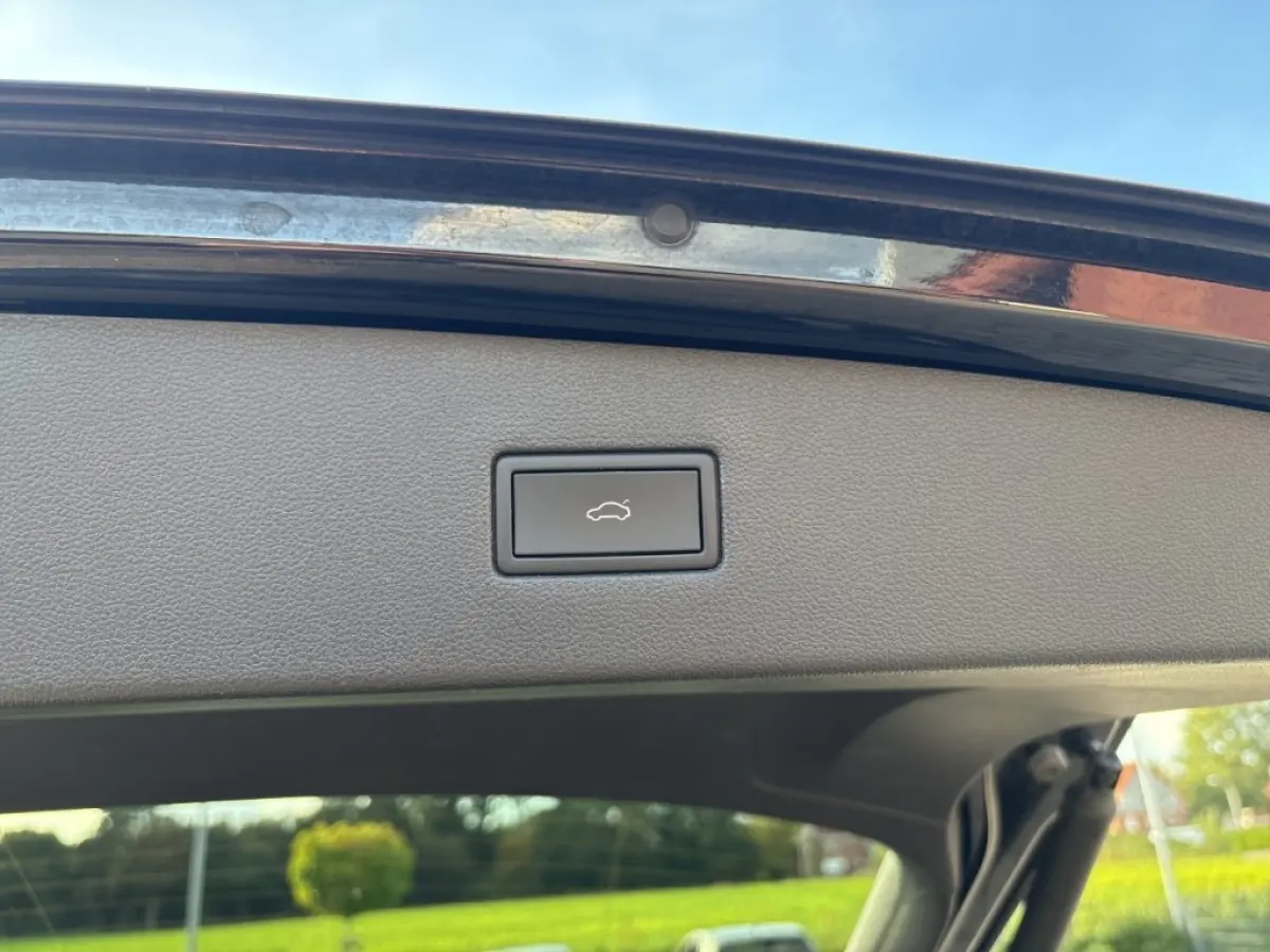 2.0 TDI DSG LIFE BUSINESS TREKHAAK/CAMERA/HUD/ACC/STANDKACHEL/STOELVERW