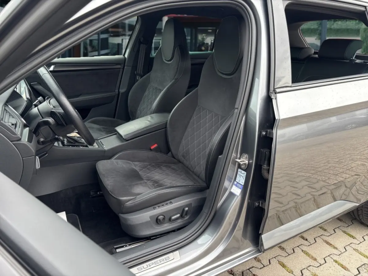 2.0 TDI DSG SPORTLINE PDC/ELEK-KLEP/ACC/MEM/STOEL+STUURVERW/CARPLAY