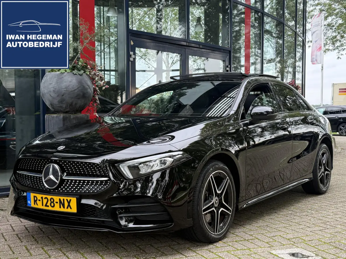 250 e Business Solution AMG Limited | SOH 93,99% | Panoramadak | Sfeerverlichting | PDC + Camera | Climate control | Navigatie |