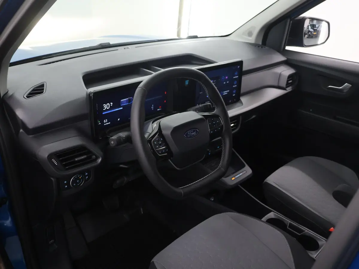 Limited 44 kWh | 289 KM Range WLTP | Adaptive Cruise Control | Navigatie | Parkeercamera | Climate Control | Stoelverwarming | Stuurverwarming