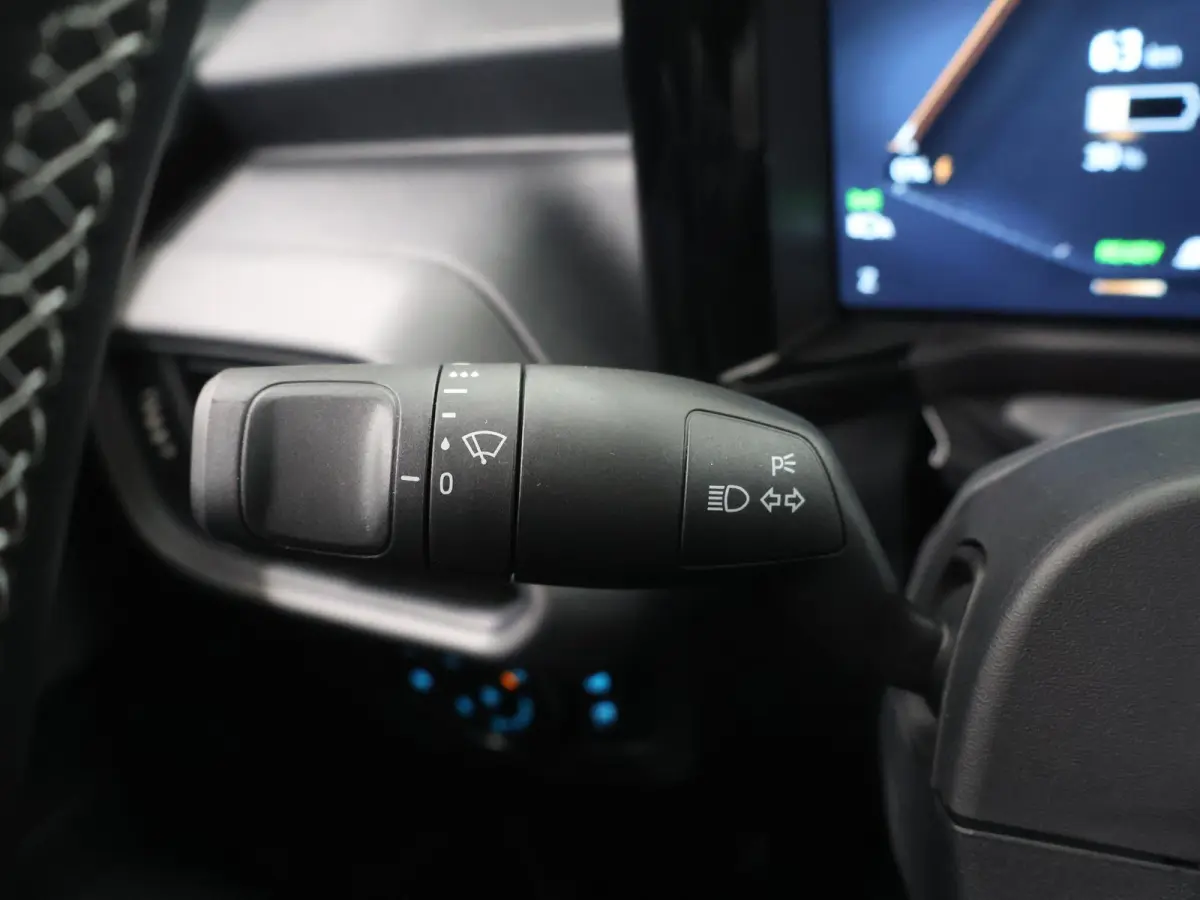 Limited 44 kWh | 289 KM Range WLTP | Adaptive Cruise Control | Navigatie | Parkeercamera | Climate Control | Stoelverwarming | Stuurverwarming