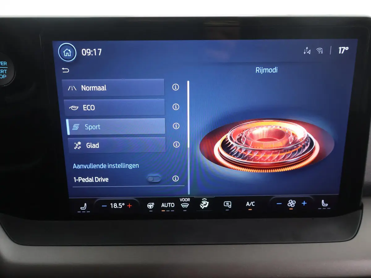 Limited 44 kWh | 289 KM Range WLTP | Adaptive Cruise Control | Navigatie | Parkeercamera | Climate Control | Stoelverwarming | Stuurverwarming