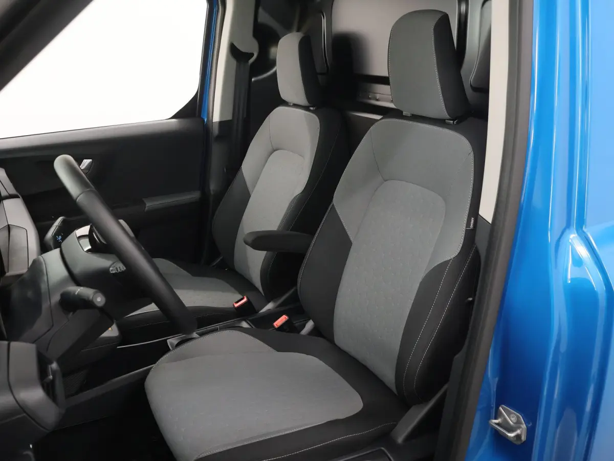 Limited 44 kWh | 289 KM Range WLTP | Adaptive Cruise Control | Navigatie | Parkeercamera | Climate Control | Stoelverwarming | Stuurverwarming