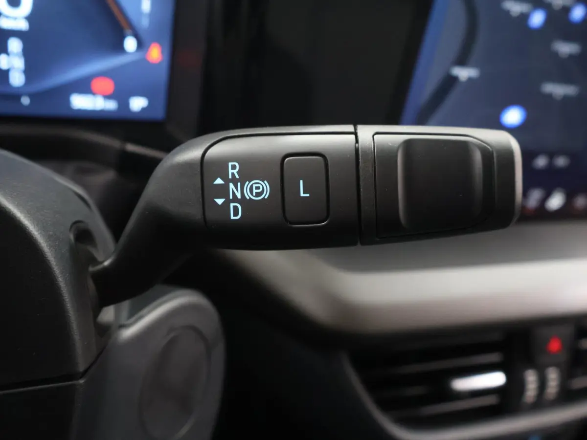 Limited 44 kWh | 289 KM Range WLTP | Adaptive Cruise Control | Navigatie | Parkeercamera | Climate Control | Stoelverwarming | Stuurverwarming