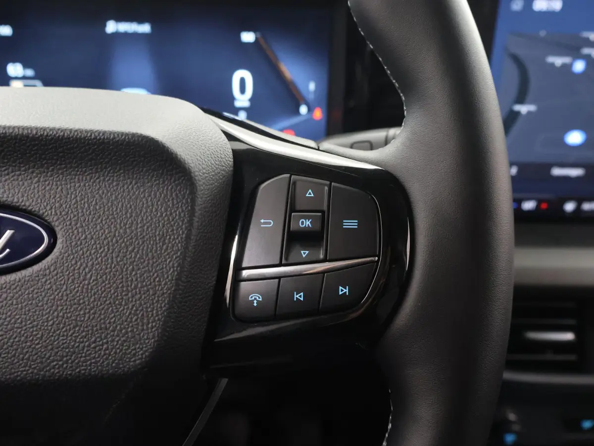 Limited 44 kWh | 289 KM Range WLTP | Adaptive Cruise Control | Navigatie | Parkeercamera | Climate Control | Stoelverwarming | Stuurverwarming