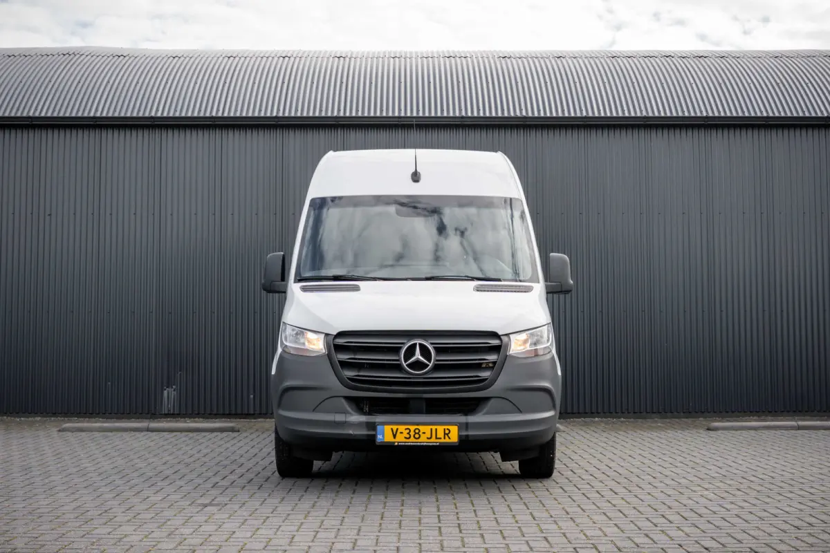**317 CDI L2H2 | Automaat | 3-Zits | Camera | Carplay | Mbux | Climatronic | Trekhaak**