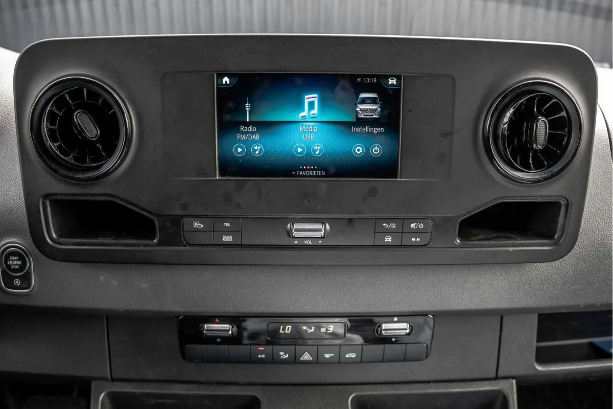 **317 CDI L2H2 | Automaat | 3-Zits | Camera | Carplay | Mbux | Climatronic | Trekhaak**