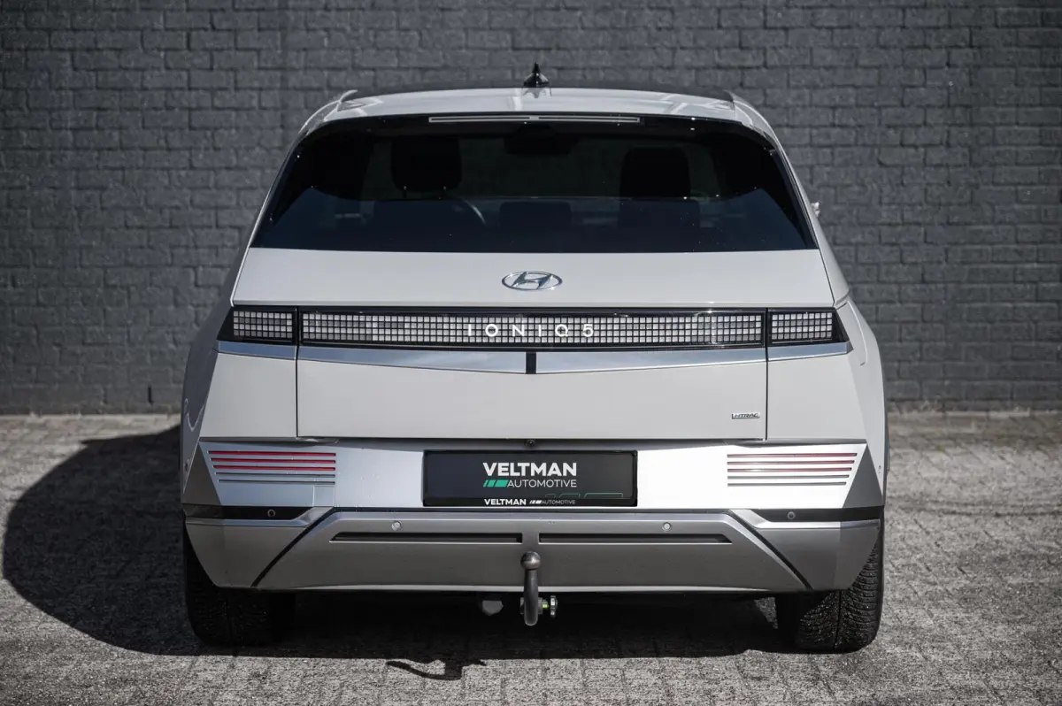 Lounge AWD 77.4 kWh 100& SOH PANO TREKHAAK LEDER