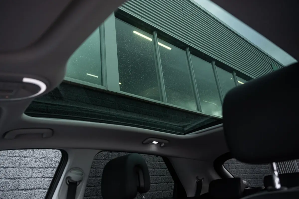Lounge AWD 77.4 kWh 100& SOH PANO TREKHAAK LEDER