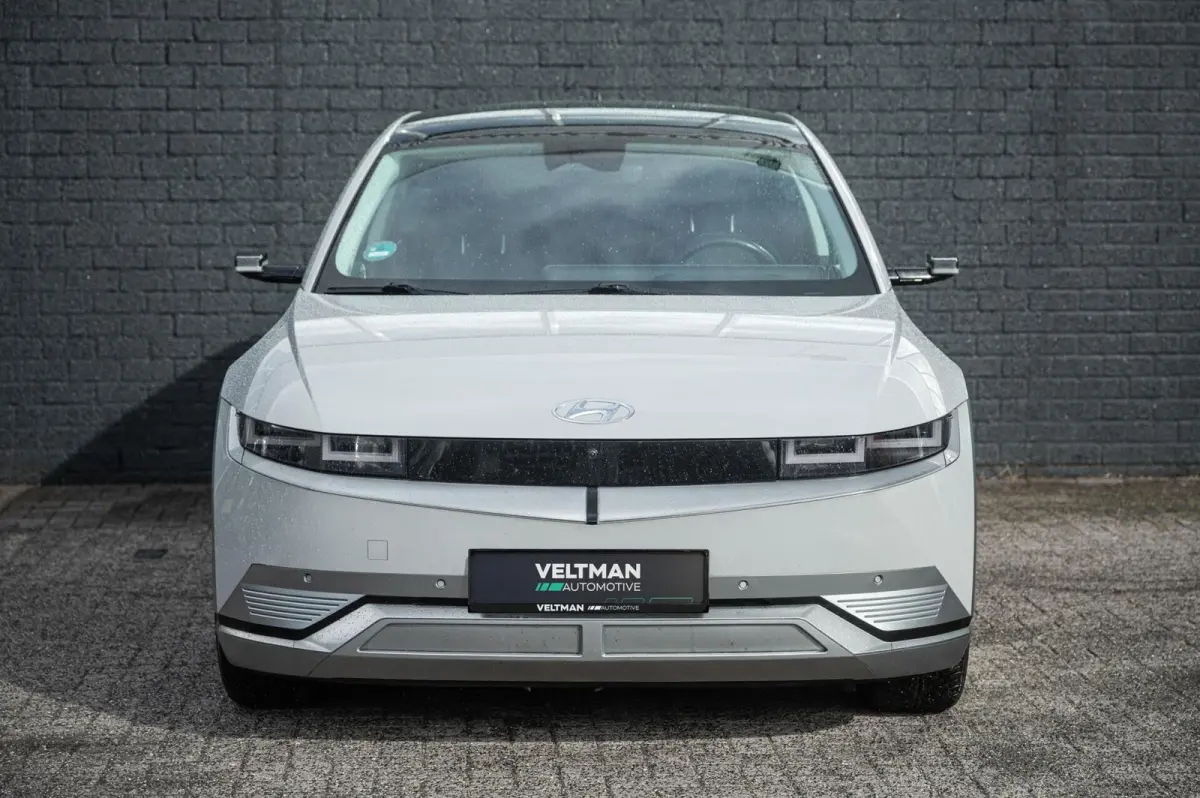 Lounge AWD 77.4 kWh 100& SOH PANO TREKHAAK LEDER
