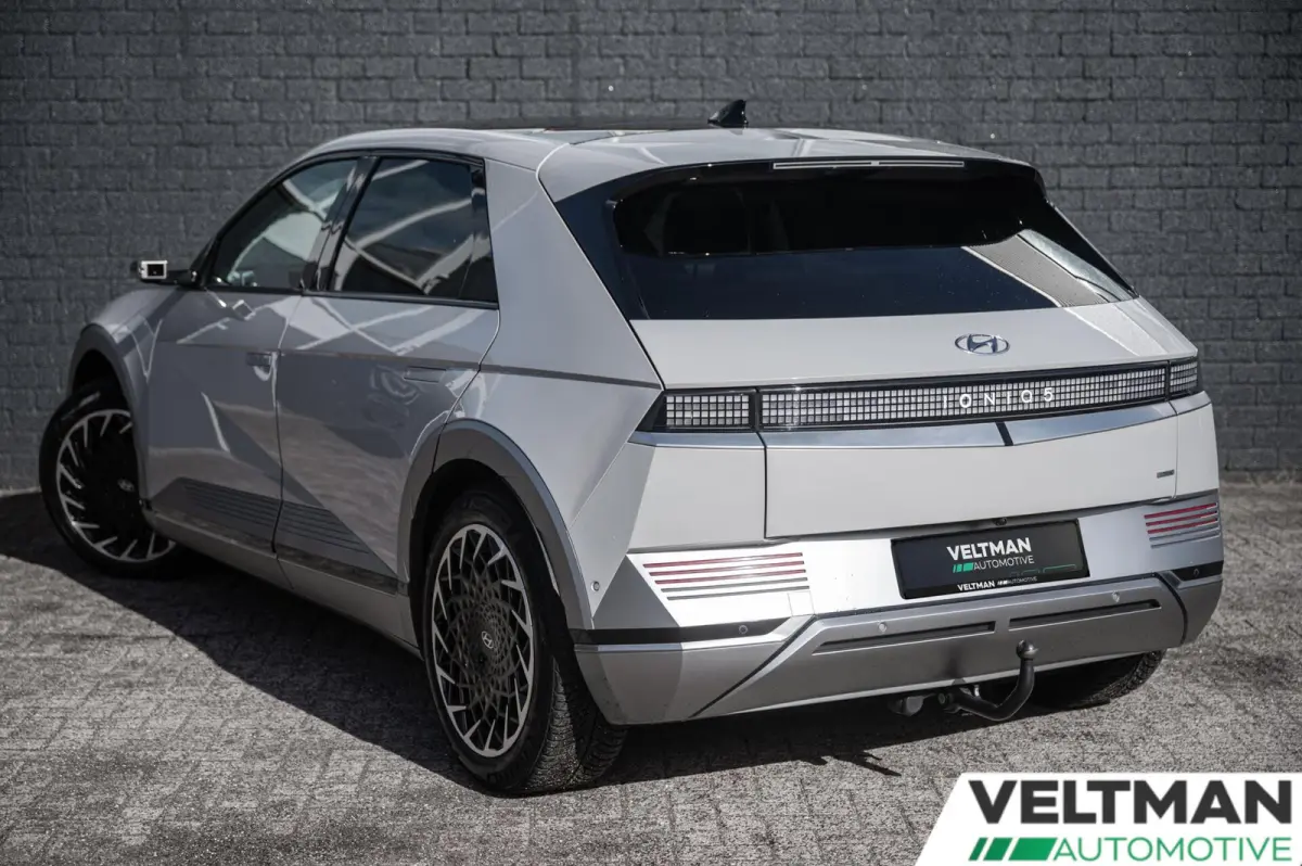 Lounge AWD 77.4 kWh 100& SOH PANO TREKHAAK LEDER