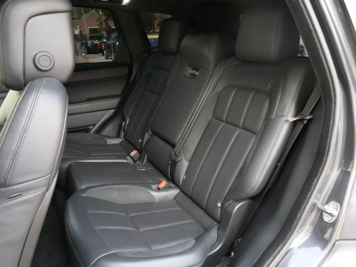 3.0 P400 HST | Carbon | Alcantara hemel | Meridian | Panoramadak | Head-up display | Adapative Cruise Control | Dodehoek ​detectie | Trekhaak | Luchtvering | Apple-/Android Carplay | Stoel