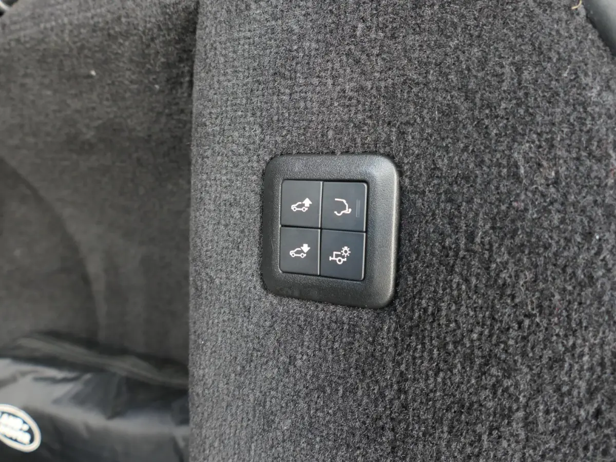3.0 P400 HST | Carbon | Alcantara hemel | Meridian | Panoramadak | Head-up display | Adapative Cruise Control | Dodehoek ​detectie | Trekhaak | Luchtvering | Apple-/Android Carplay | Stoel