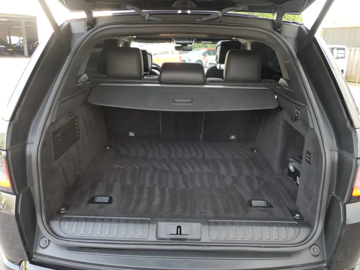 3.0 P400 HST | Carbon | Alcantara hemel | Meridian | Panoramadak | Head-up display | Adapative Cruise Control | Dodehoek ​detectie | Trekhaak | Luchtvering | Apple-/Android Carplay | Stoel