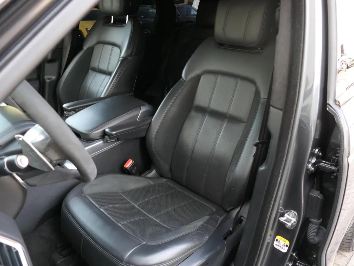 3.0 P400 HST | Carbon | Alcantara hemel | Meridian | Panoramadak | Head-up display | Adapative Cruise Control | Dodehoek ​detectie | Trekhaak | Luchtvering | Apple-/Android Carplay | Stoel