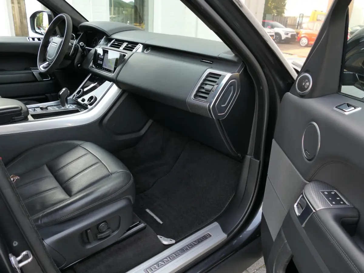3.0 P400 HST | Carbon | Alcantara hemel | Meridian | Panoramadak | Head-up display | Adapative Cruise Control | Dodehoek ​detectie | Trekhaak | Luchtvering | Apple-/Android Carplay | Stoel