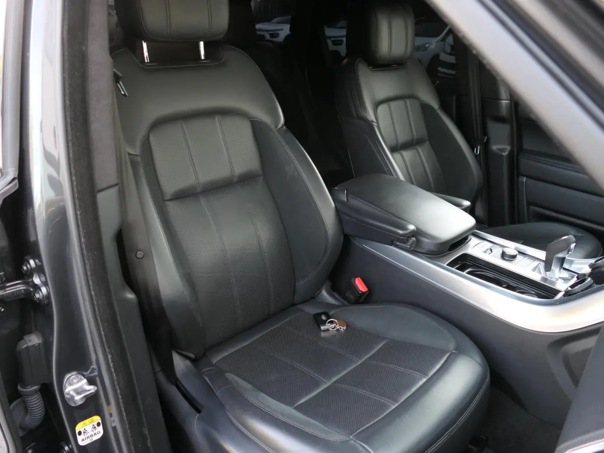 3.0 P400 HST | Carbon | Alcantara hemel | Meridian | Panoramadak | Head-up display | Adapative Cruise Control | Dodehoek ​detectie | Trekhaak | Luchtvering | Apple-/Android Carplay | Stoel