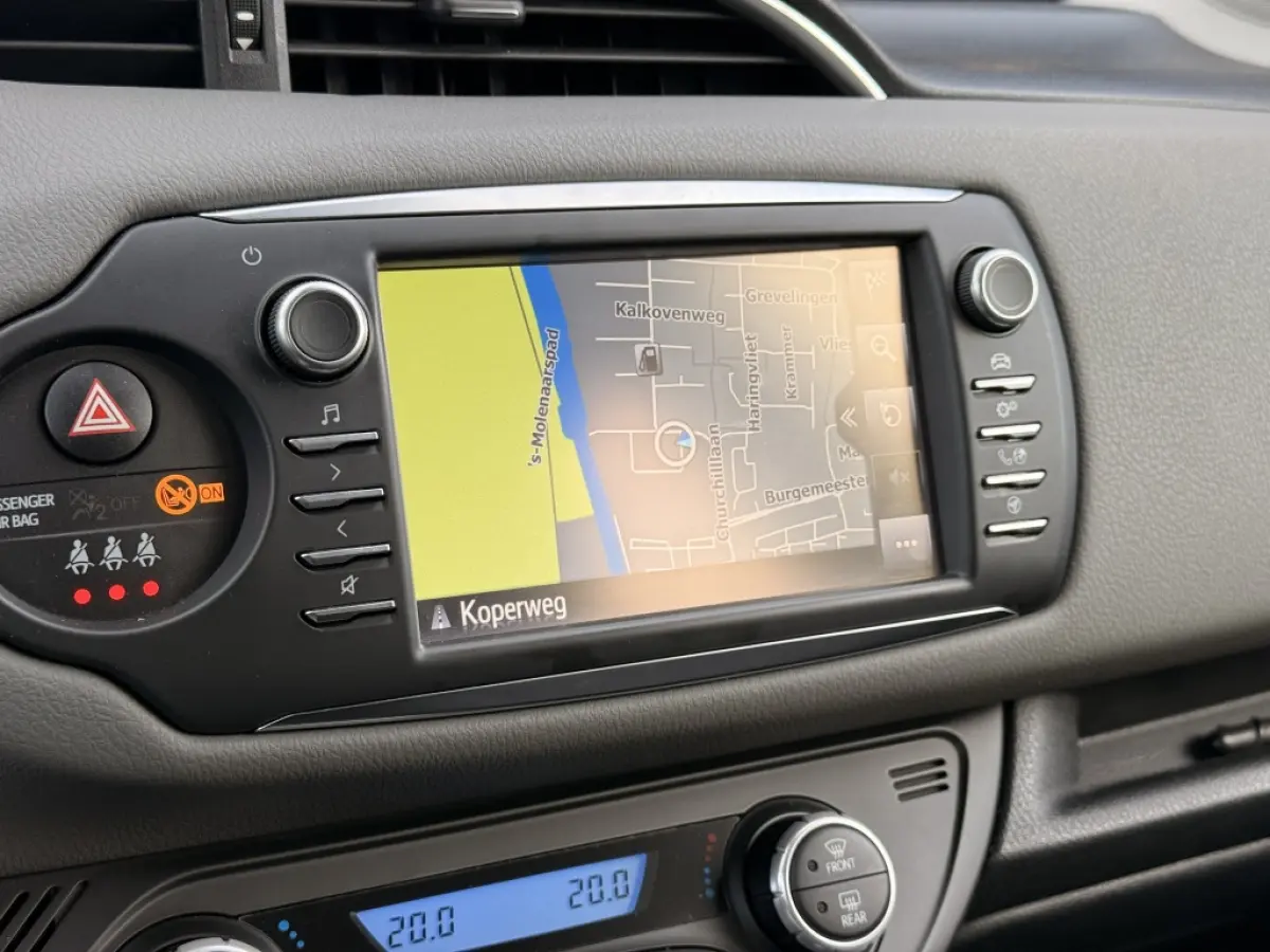 1.5 Hybrid Dynamic | Navi | Keyless | Camera