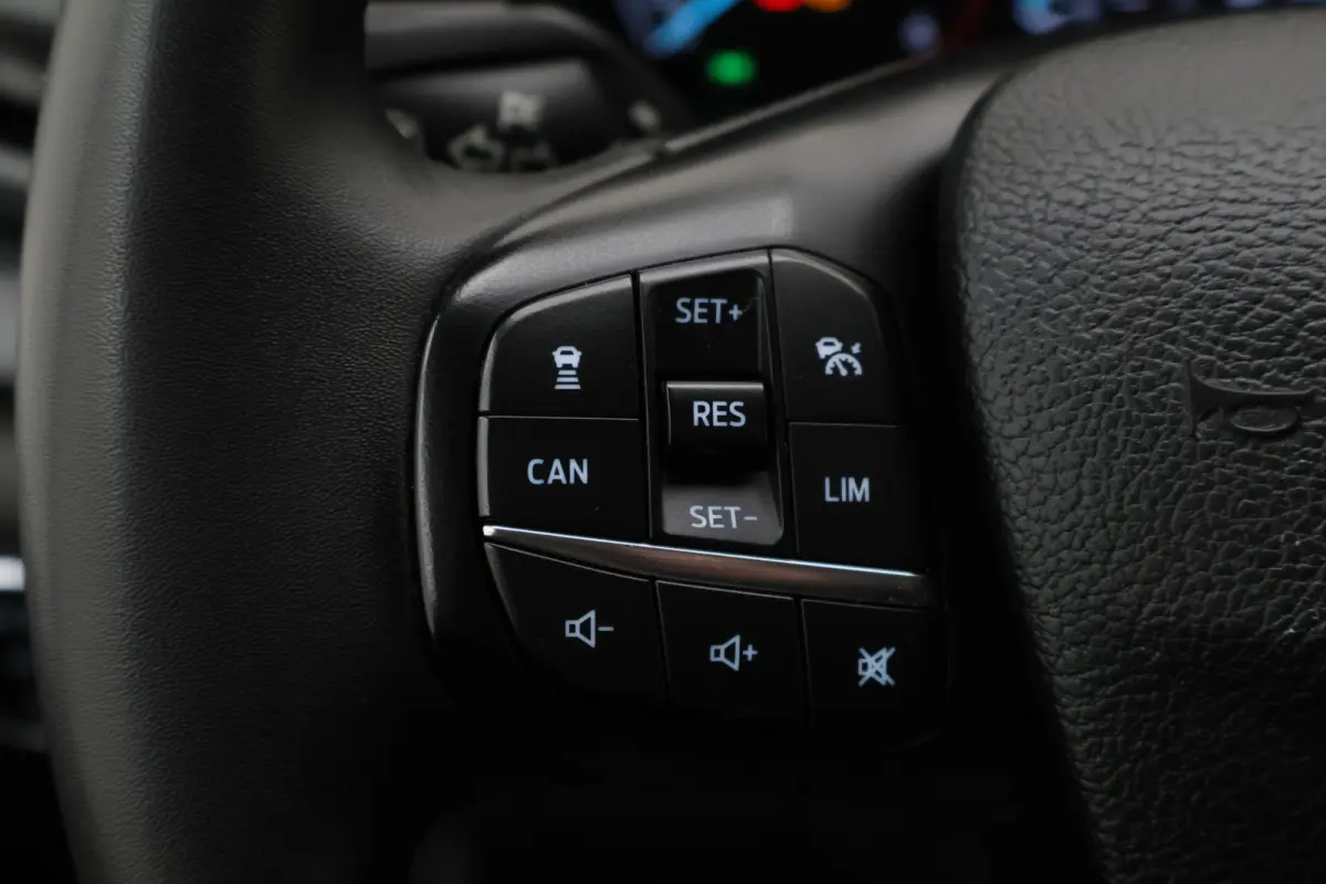 280 2.0 TDCI L1H1 Limited Airco, ACC, Winter-Pakket, Apple Carplay, Camera, Rijstrooksenor, DAB, 18''