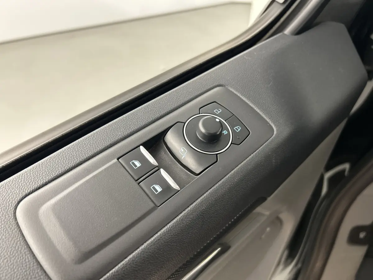 320 2.0 TDCI 150pk L2H1 Limited trekhaak/carplay/Cruise/Stoelv
