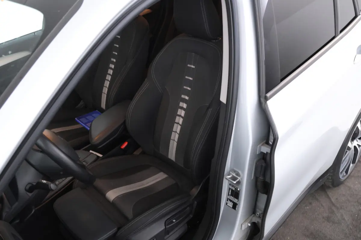 sDrive18d High Executive - Automaat, Panorama dak, Navigatie