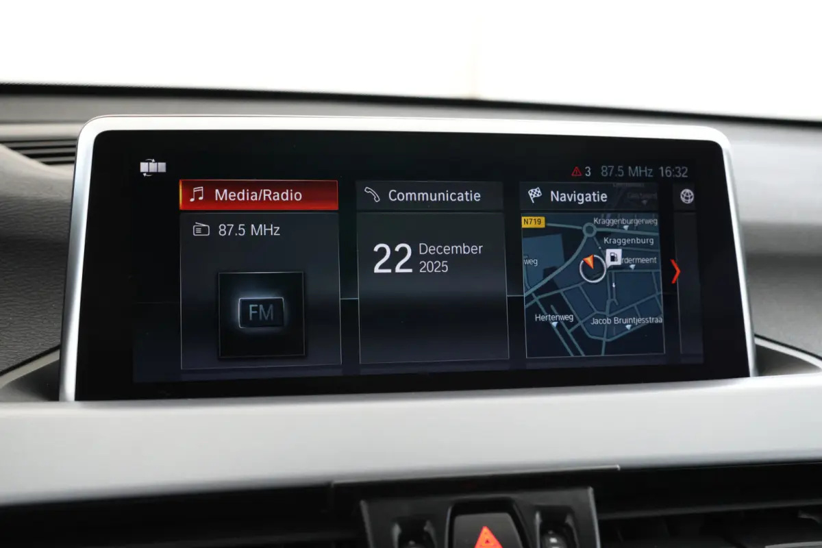 sDrive18d High Executive - Automaat, Panorama dak, Navigatie